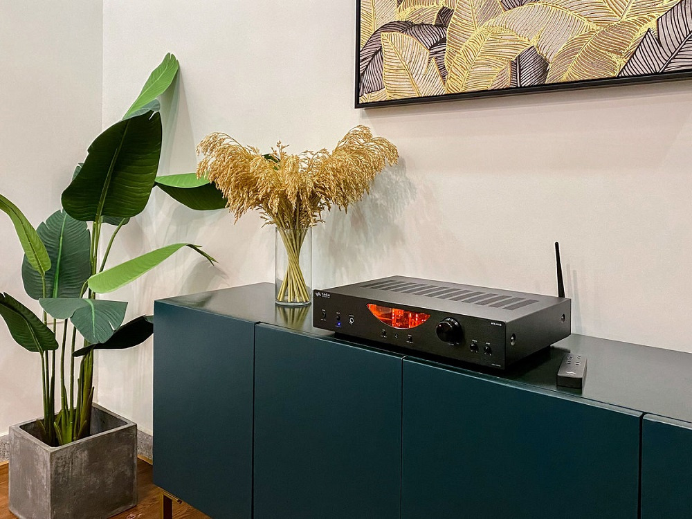 TAGA Harmony HTA-600B rörbestyckad stereoförstärkare med Bluetooth, svart