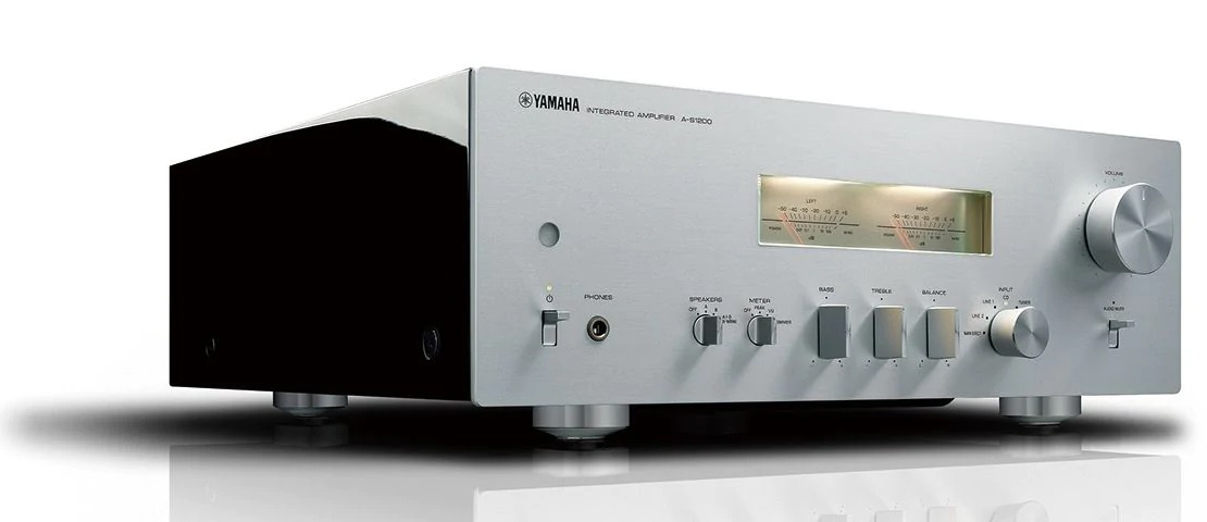 Yamaha A-S1200 stereoförstärkare med VU-mätare & Vintage-design, silver