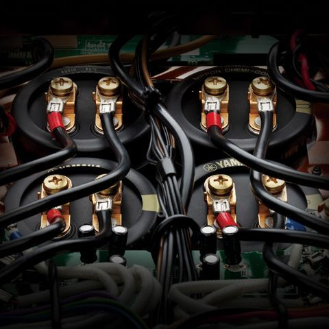 Yamaha A-S2200 stereoförstärkare med VU-mätare & Vintage-design, svart