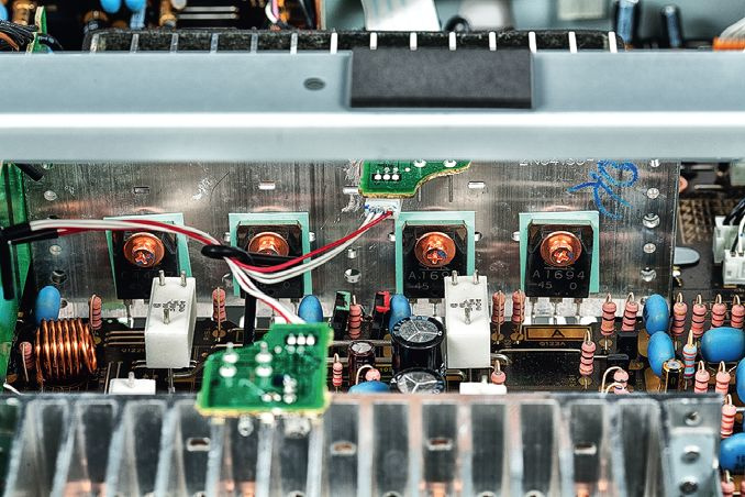 Yamaha A-S701 II stereoförstärkare med DAC & RIAA-steg, silver