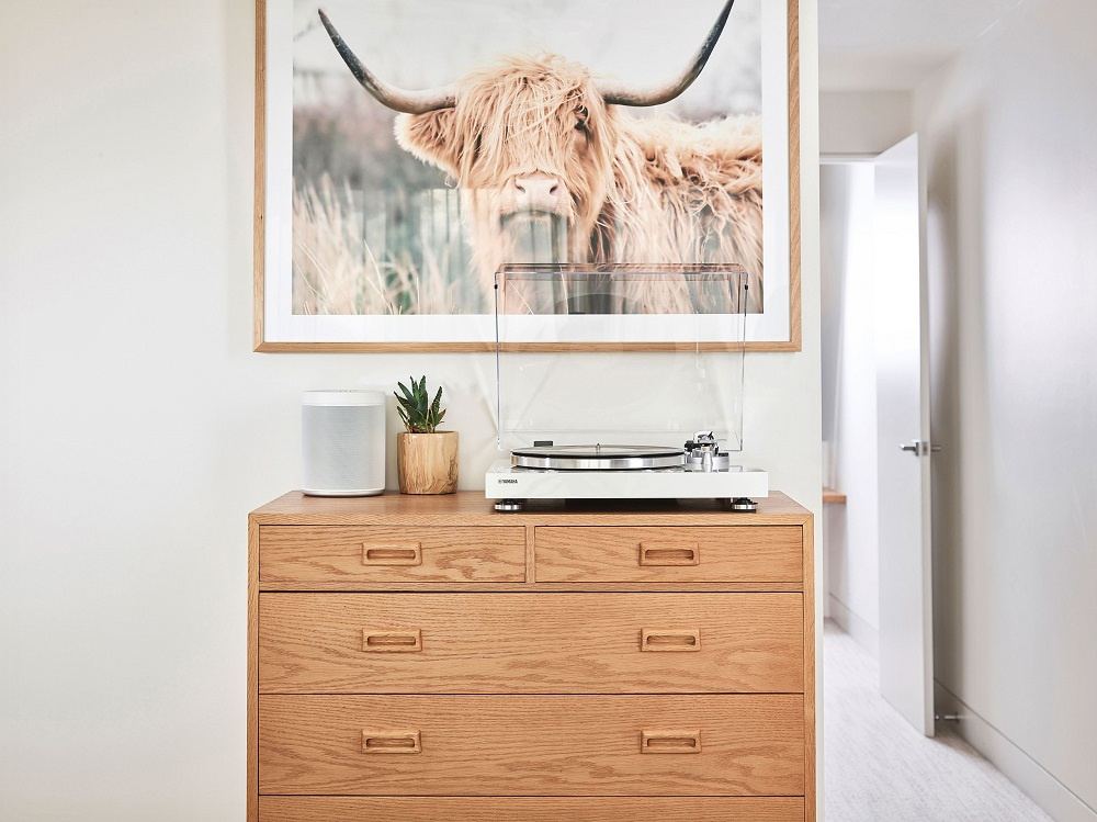 Yamaha MusicCast Vinyl 500 vinylspelare med nätverk, vit