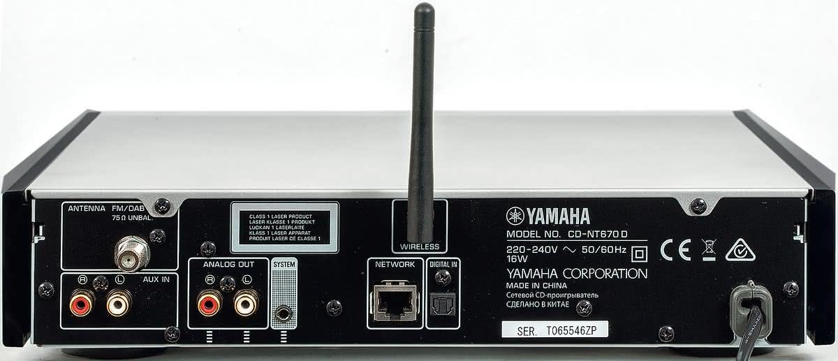 Yamaha CD-NT670D CD-spelare med nätverk och DAB, svart