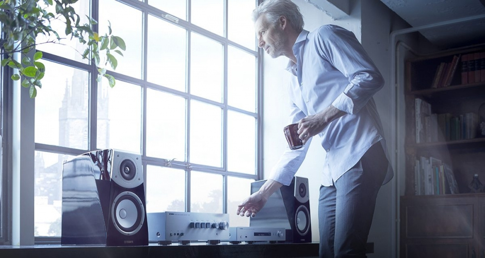 Yamaha NP-S303 nätverksspelare, silver