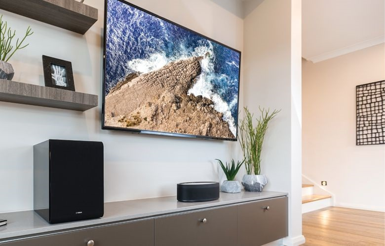 Yamaha MusicCast Sub100, trådlös svart subwoofer med nätverk