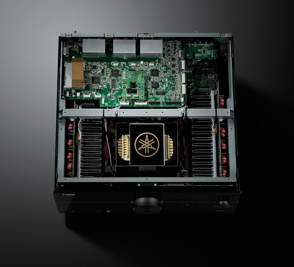 Yamaha Aventage RX-A8A hemmabioförstärkare med MusicCast