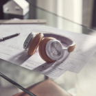 Bang & Olufsen Beoplay HX trådlösa over-ear hörlurar med brusreducering, brun Bang & Olufsen Beoplay HX trådlösa over-ear hörlurar med brusreducering, brun