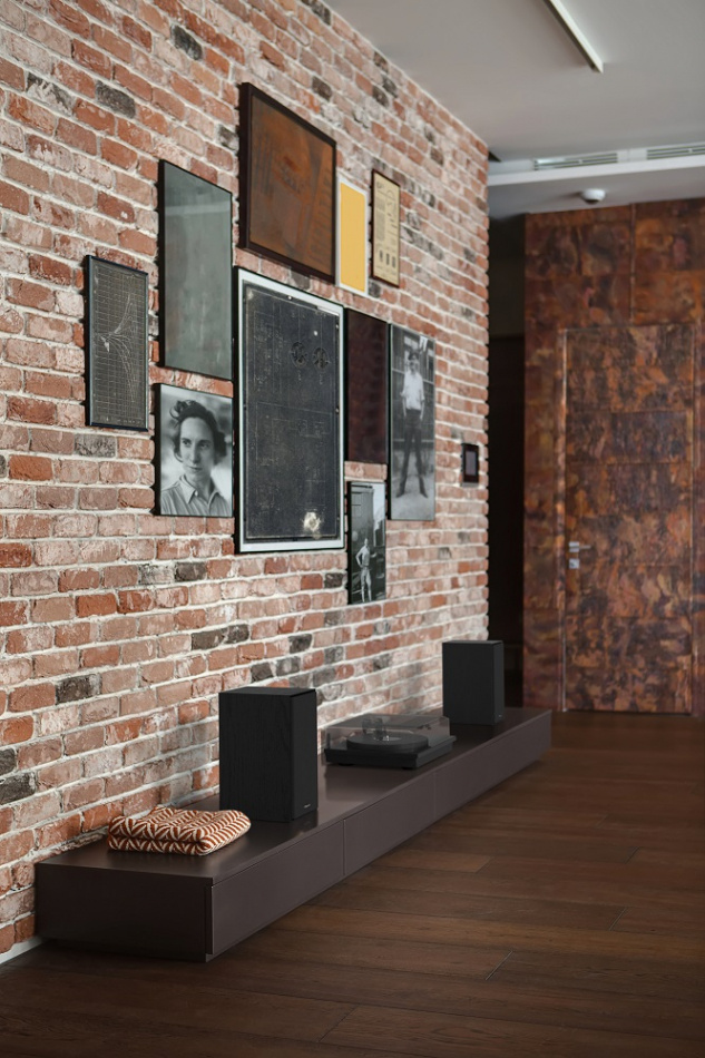 Klipsch R-40M hornladdade stativhögtalare, svart par