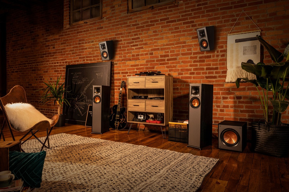 Klipsch R-41SA Dolby Atmos-högtalare, svart par UTFÖRSÄLJNING