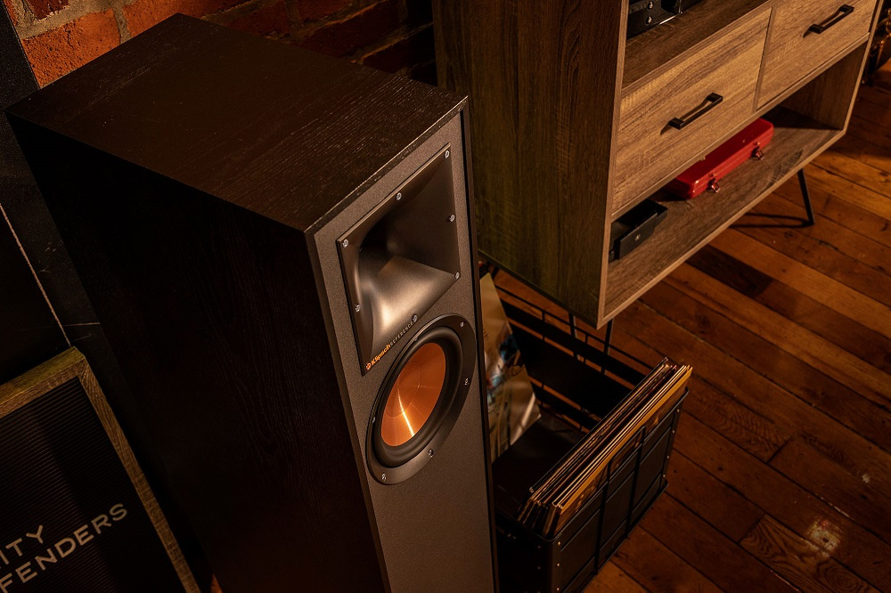 Klipsch R-610F golvhögtalare, svart par