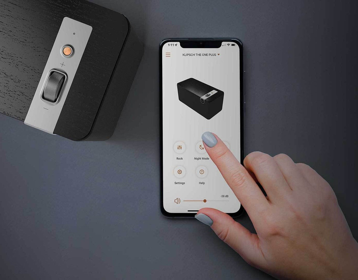 Klipsch The One Plus aktiv högtalare med Bluetooth & USB-C, valnöt