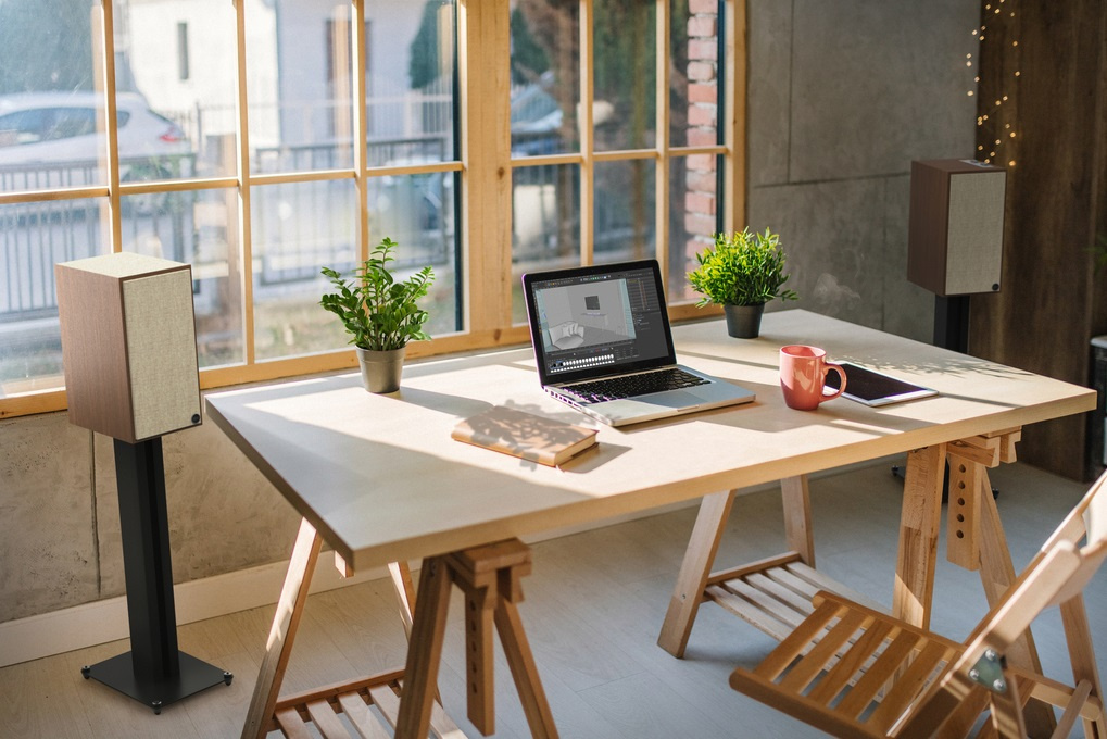 Klipsch The Sevens aktiva högtalare med fri WiiM Mini, HDMI ARC, Bluetooth & RIAA, valnöt