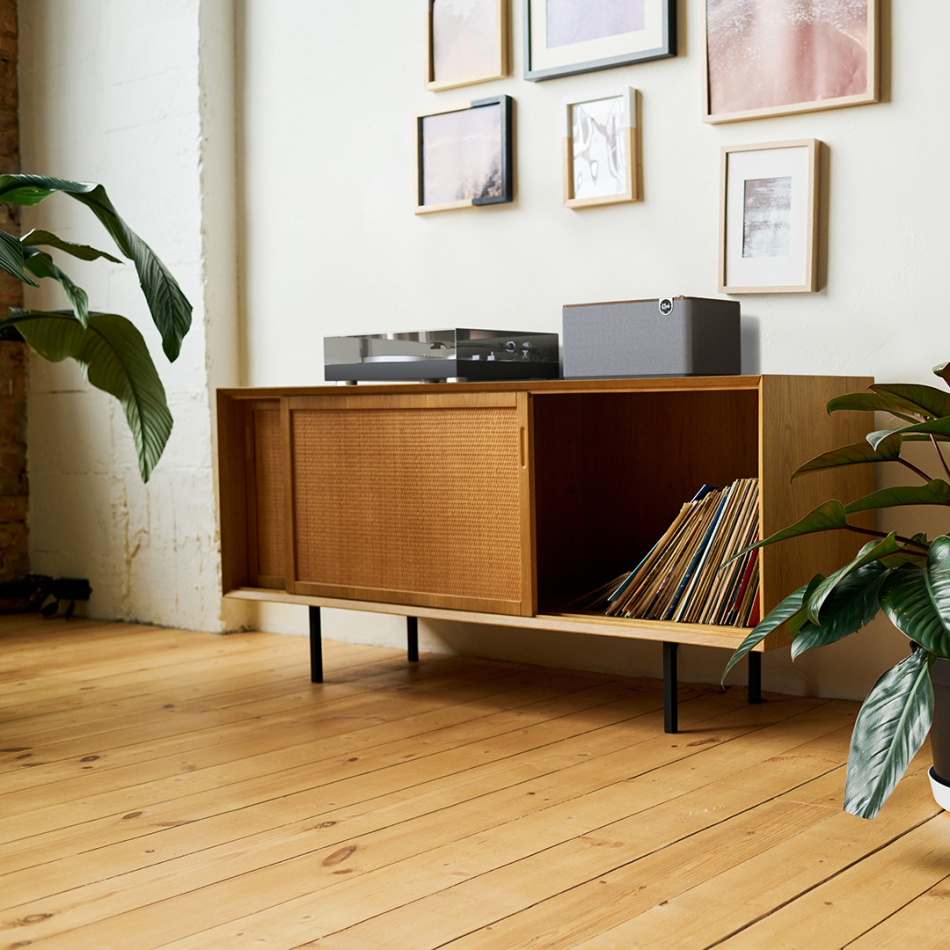 Klipsch The Three Plus aktiv högtalare med Bluetooth & USB-C, valnöt Returexemplar