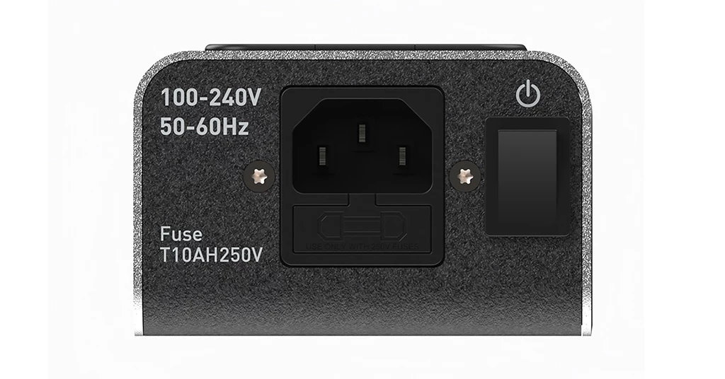 Isotek Polaris V5, 6-vägs strömlist med nätfiltrering inkl. Initium-kabel