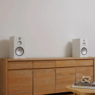 Monitor Audio Silver 100 8G stativhögtalare, mattvitt par Monitor Audio Silver 100 8G stativhögtalare, mattvitt par