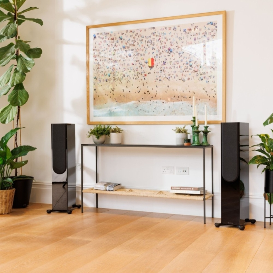 Monitor Audio Silver 300 8G golvhögtalare, svart par