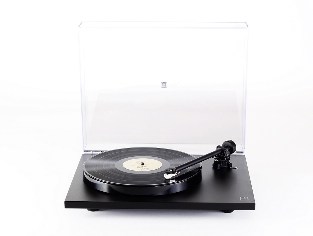 Rega Planar 1 Plus vinylspelare med Carbon pickup & RIAA-steg, mattsvart