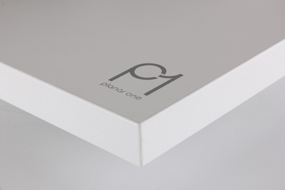 Rega Planar 1 Plus vinylspelare med Carbon pickup & RIAA-steg, mattvit