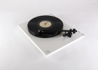 Rega Planar 1 Plus vinylspelare med Carbon pickup & RIAA-steg, mattvit Rega Planar 1 Plus vinylspelare med Carbon pickup & RIAA-steg, mattvit