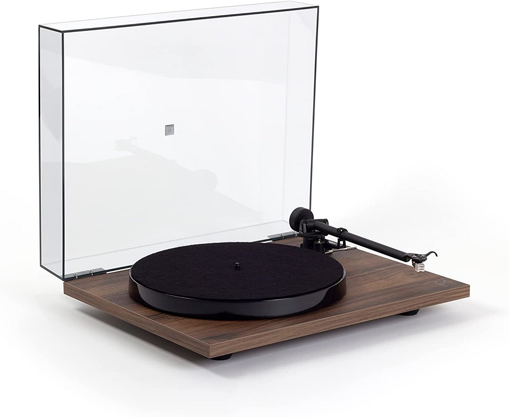 Rega Planar 1 Plus vinylspelare med Carbon-pickup & RIAA-steg, valnöt