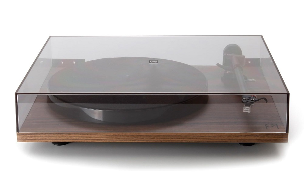 Rega Planar 1 Plus vinylspelare med Carbon-pickup & RIAA-steg, valnöt