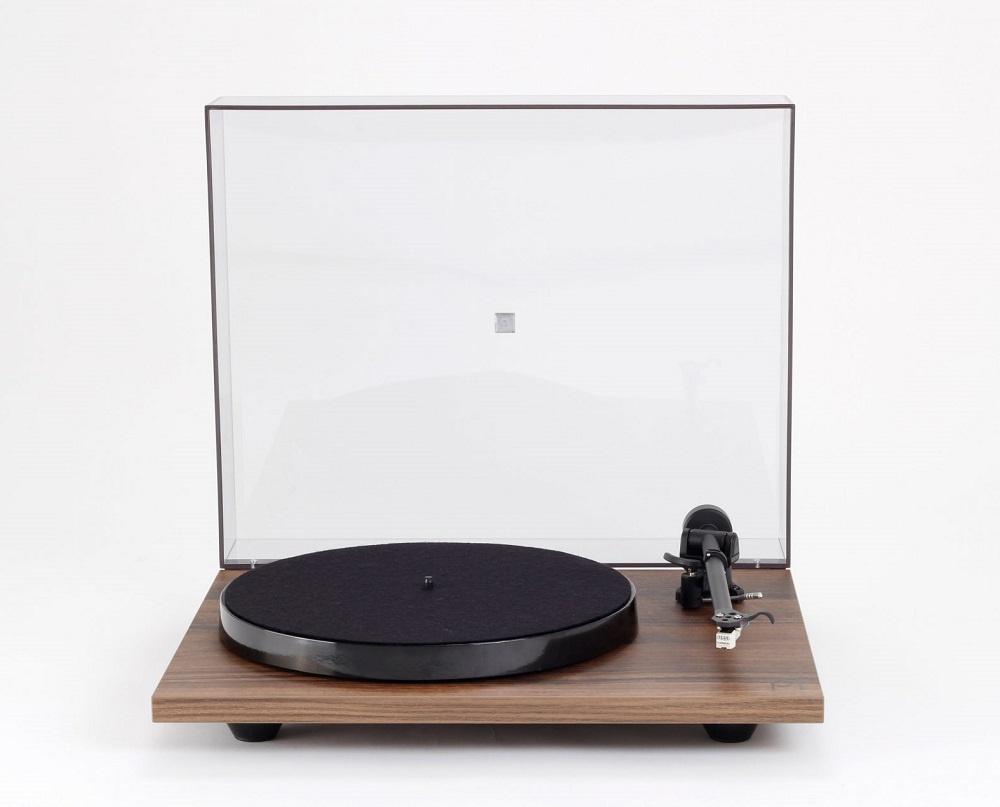 Rega Planar 1 vinylspelare med Carbon MM-pickup, valnöt