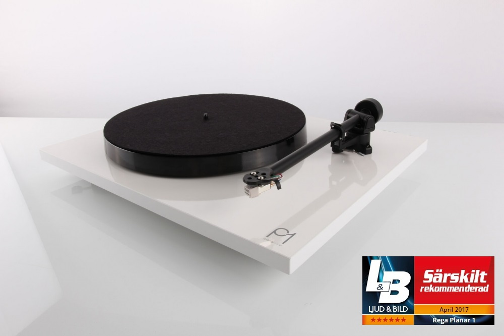 Rega Planar 1 med förmonterad Carbon MM-pickup, pianovit