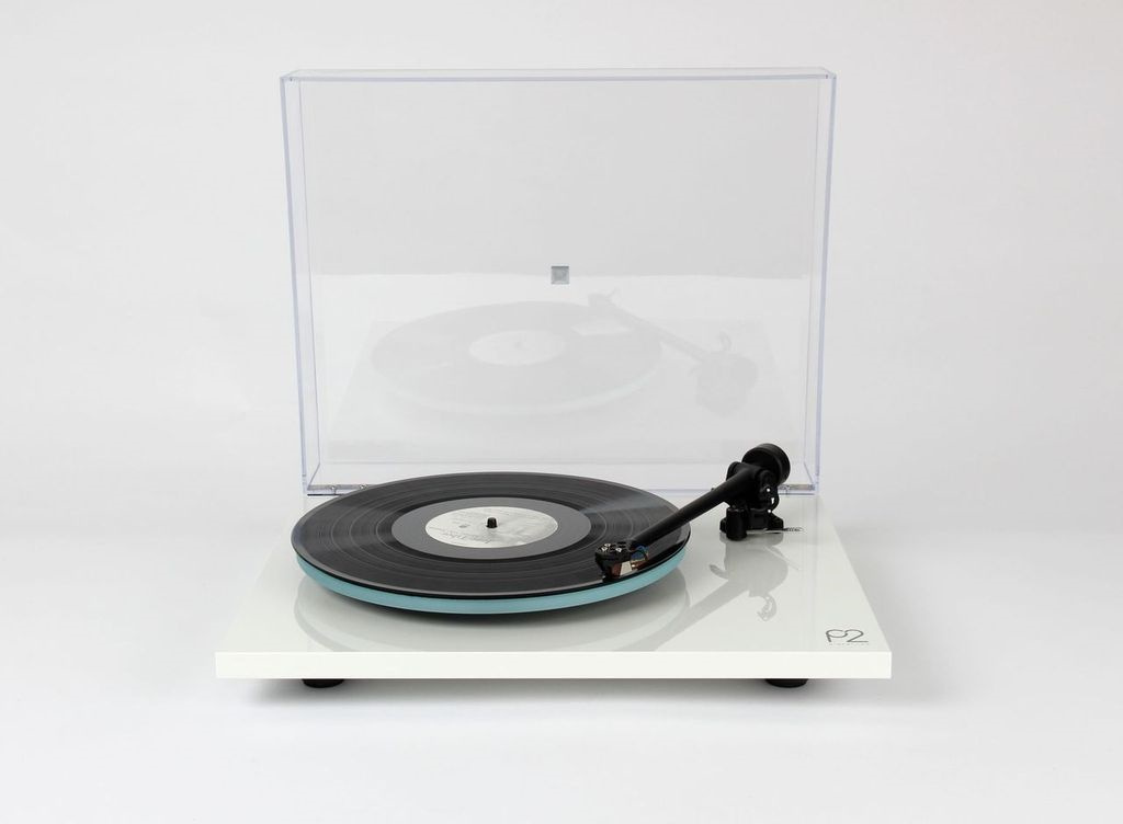 Rega Planar 2 vinylspelare med Nd3 MM-pickup, pianovit