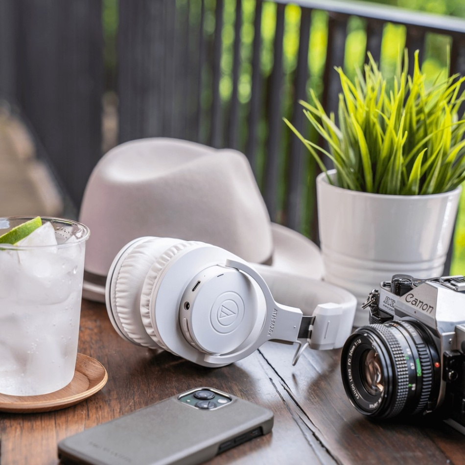 Audio Technica ATH-M20xBT trådlösa over-ear hörlurar, vit