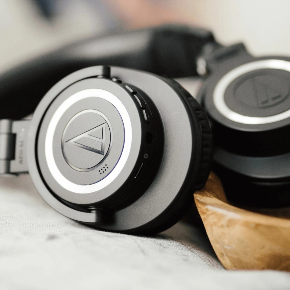 Audio Technica ATH-M50xBT2 trådlösa over-ear hörlurar, svart