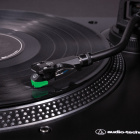 Audio Technica AT-LP120XUSB vinylspelare med RIAA-steg och USB, svart Audio Technica AT-LP120XUSB vinylspelare med RIAA-steg och USB, svart