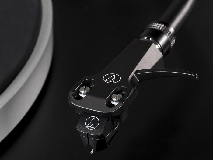 Audio Technica AT-LP5X vinylspelare med AT-VM95E-pickup