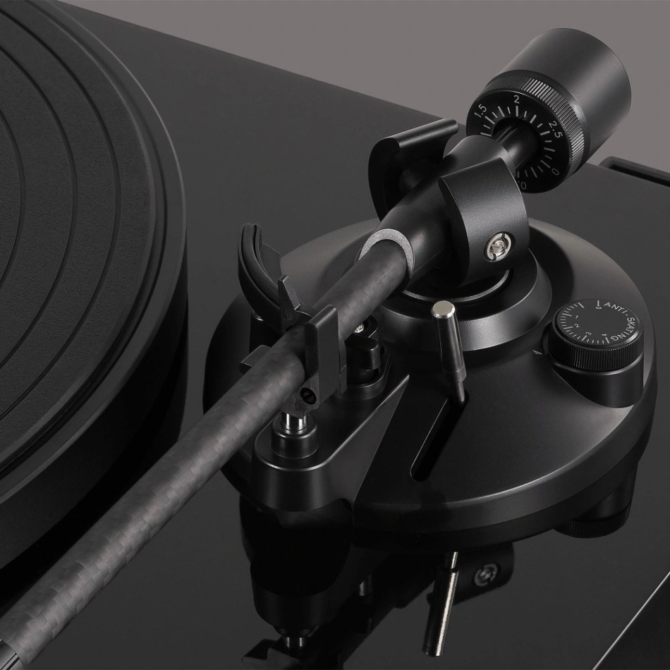 Audio-Technica AT-LPW50PB skivspelare med inbyggt RIAA & AT-VM95E pickup, svart