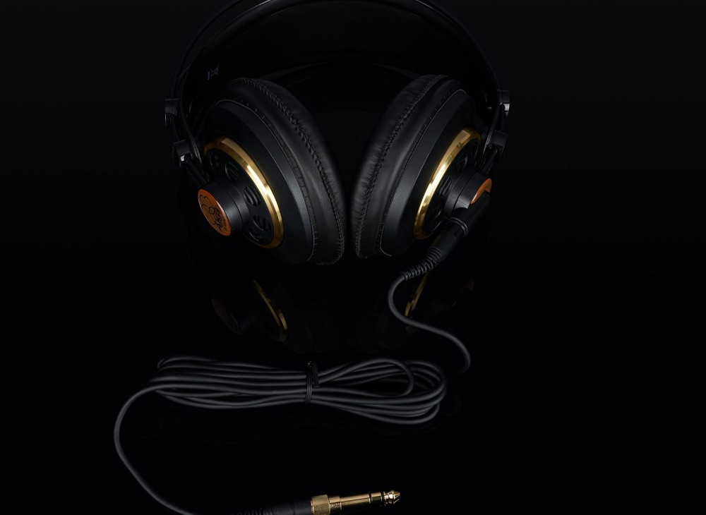 AKG K240 Studio, semi-öppen over-ear hörlur