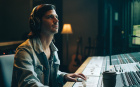 AKG K371 slutna over-ear hörlurar AKG K371 slutna over-ear hörlurar