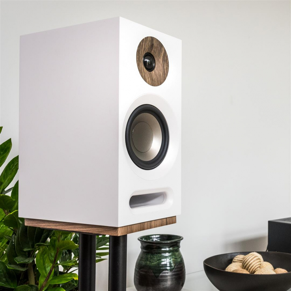 Jamo Studio-8 S803 stativhögtalare, vitt par