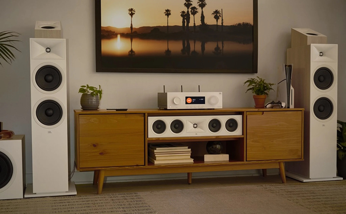 JBL MA9100HP hemmabioförstärkare 9.2 med Dirac Live, Atmos & Nätverksstreaming, vit