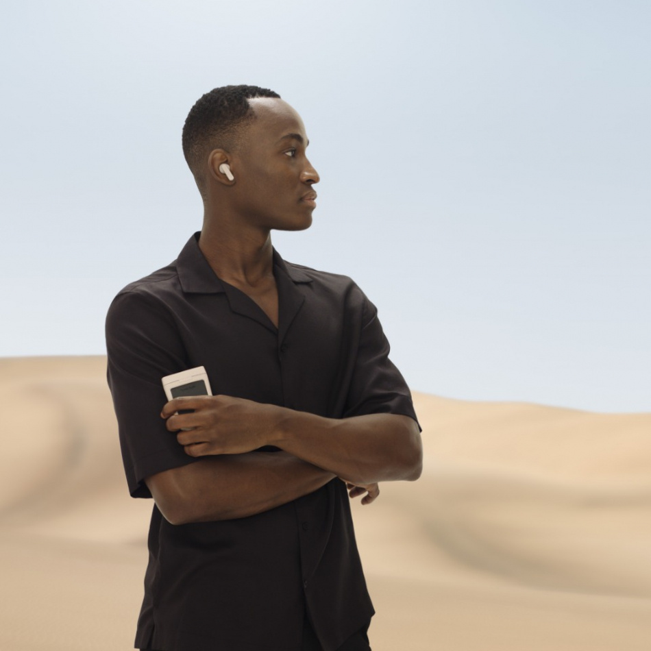 Urbanista Phoenix True Wireless hörlurar med solcellsladdning, Desert Rose