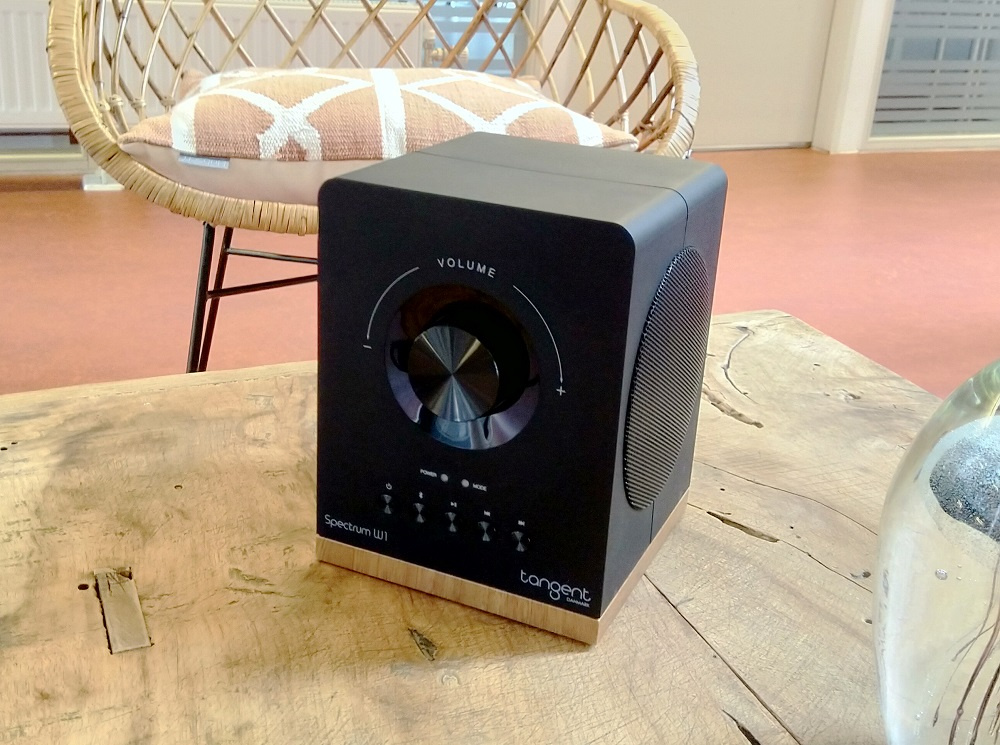 Tangent Spectrum W1 Wifi-högtalare med Google Chromecast, svart