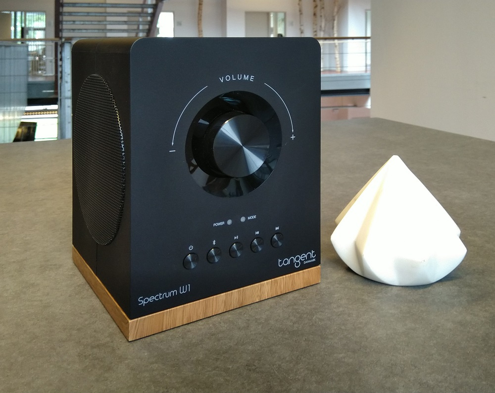 Tangent Spectrum W1 Wifi-högtalare med Google Chromecast, svart