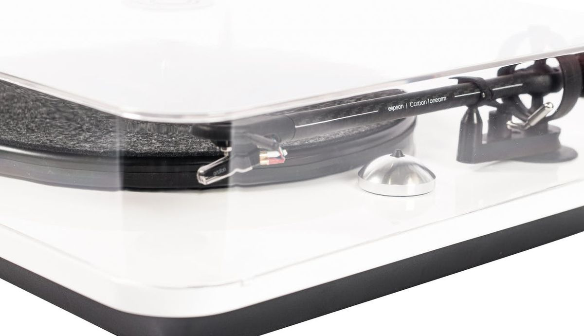 Elipson Chroma 400 vinylspelare med RIAA-steg, pianovit