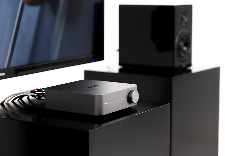 WiiM Amp streamingförstärkare med Chromecast & HDMI ARC, mörkgrå