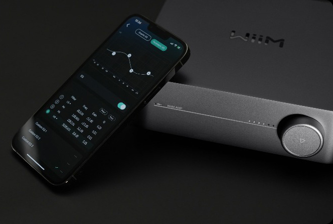 WiiM Amp streamingförstärkare med Chromecast & HDMI ARC, mörkgrå