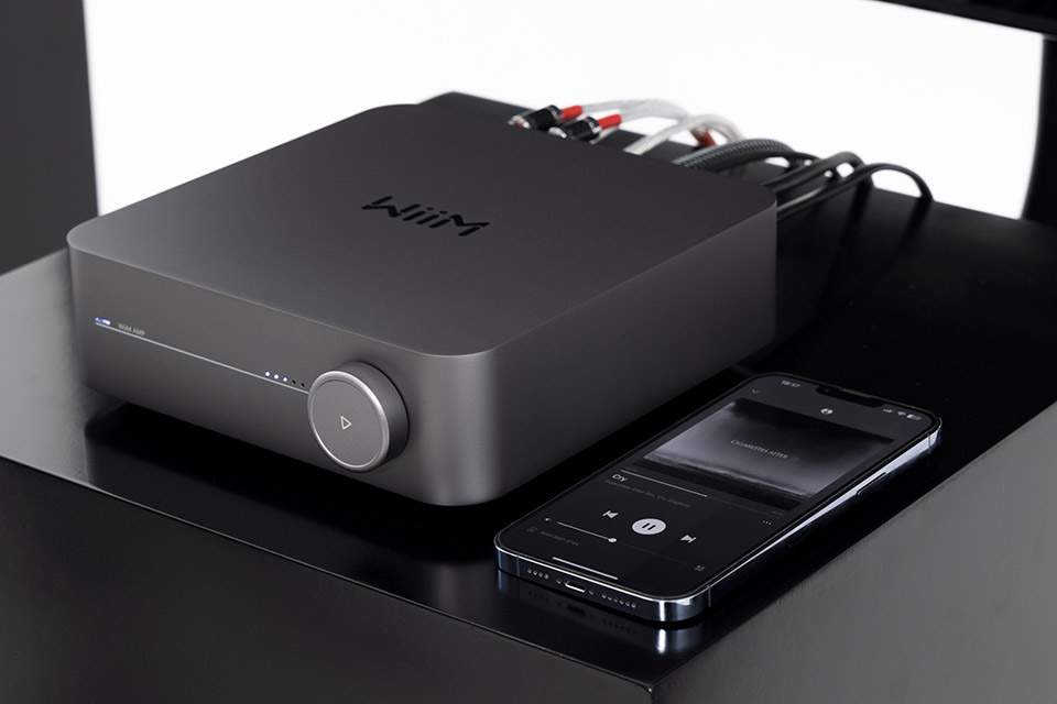 WiiM Amp streamingförstärkare med Chromecast & HDMI ARC, mörkgrå