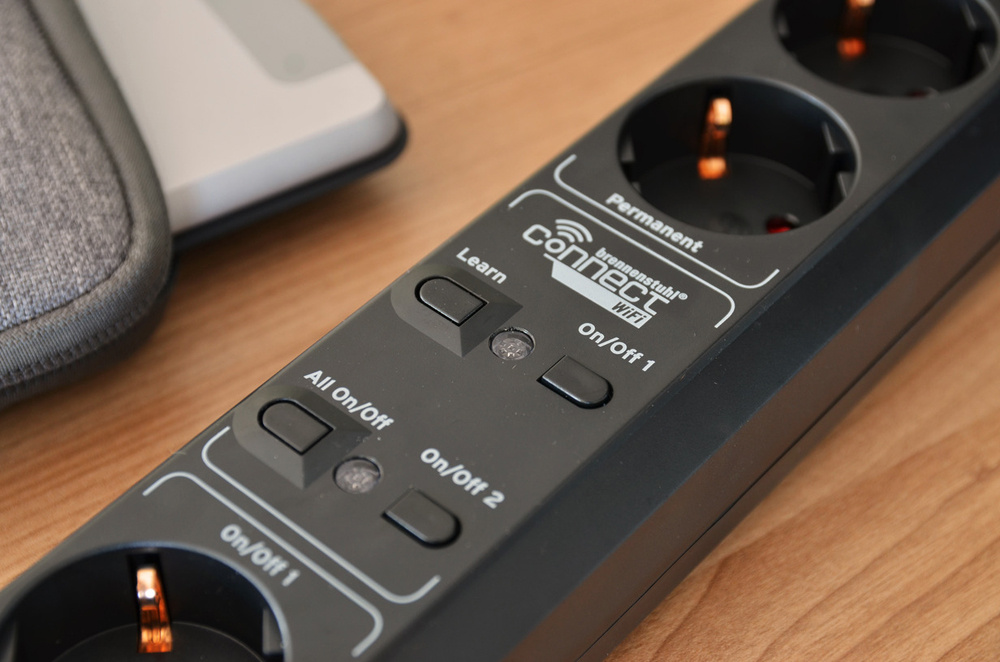 Brennenstuhl Connect Eco-Line H05VV-F3G grenuttag med Wifi