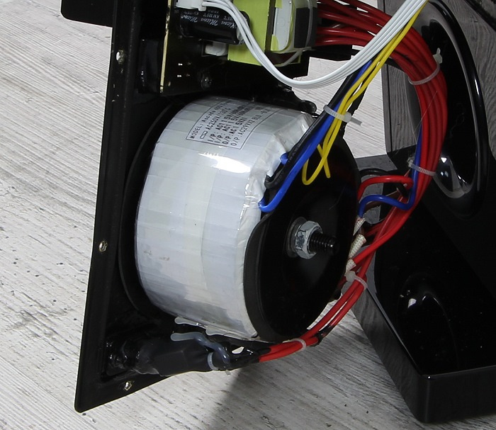 Heco Ascada 600 Tower, aktiv högtalare med Bluetooth, pianosvart