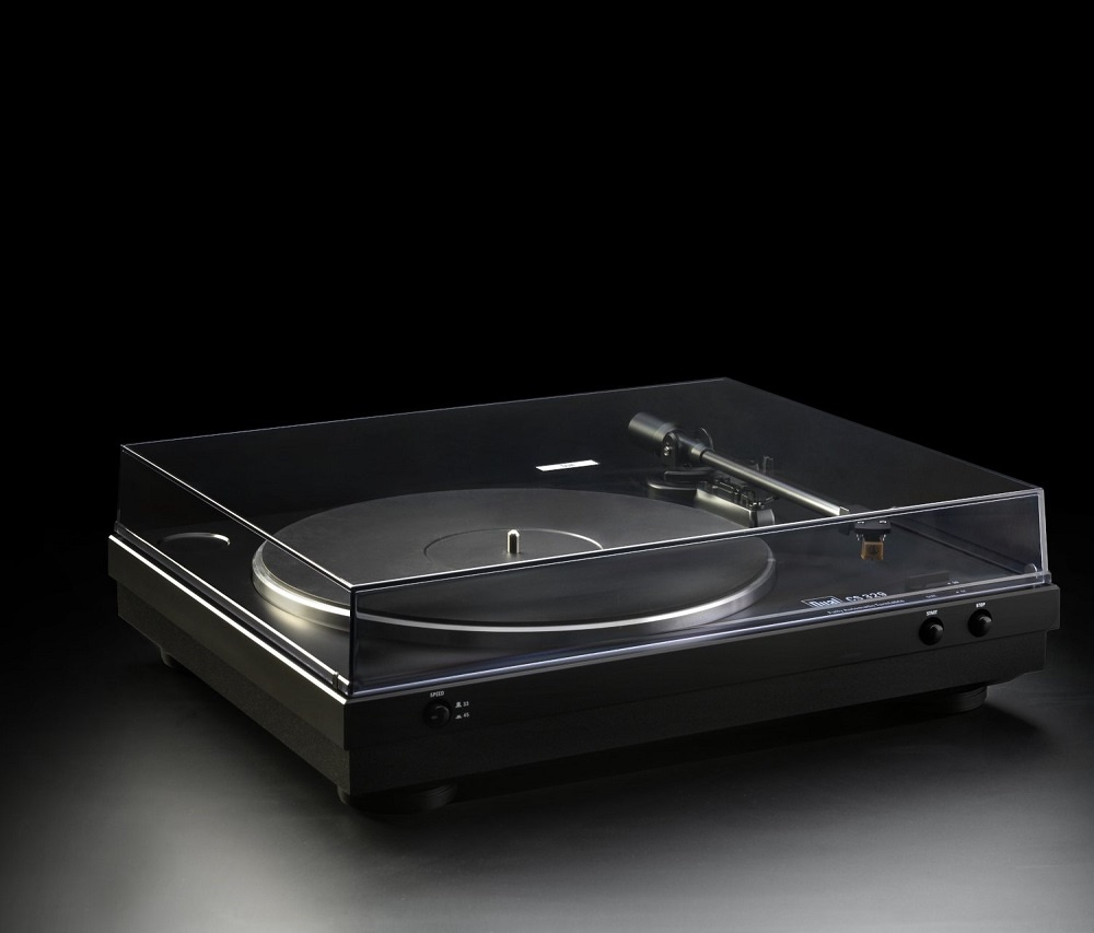 Dual CS-329 helautomatisk vinylspelare med Audio Technica AT91 & RIAA-steg, svart