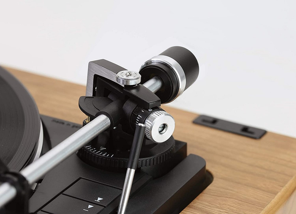 Dual CS-465 helautomatisk vinylspelare med Ortofon 2M Red, valnöt