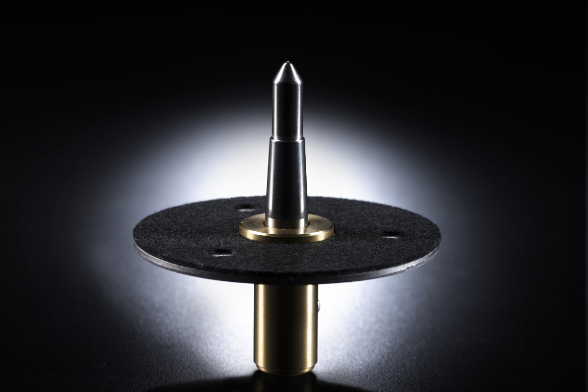 Dual CS-518 manuell vinylspelare med Ortofon 2M Red & RIAA-steg svart