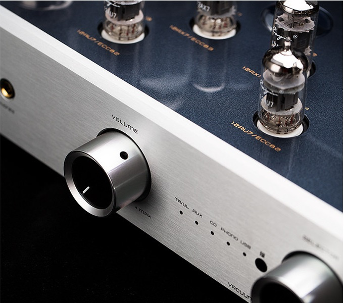 Cayin CS-55A rörförstärkare med EL34 & RIAA-steg, silver