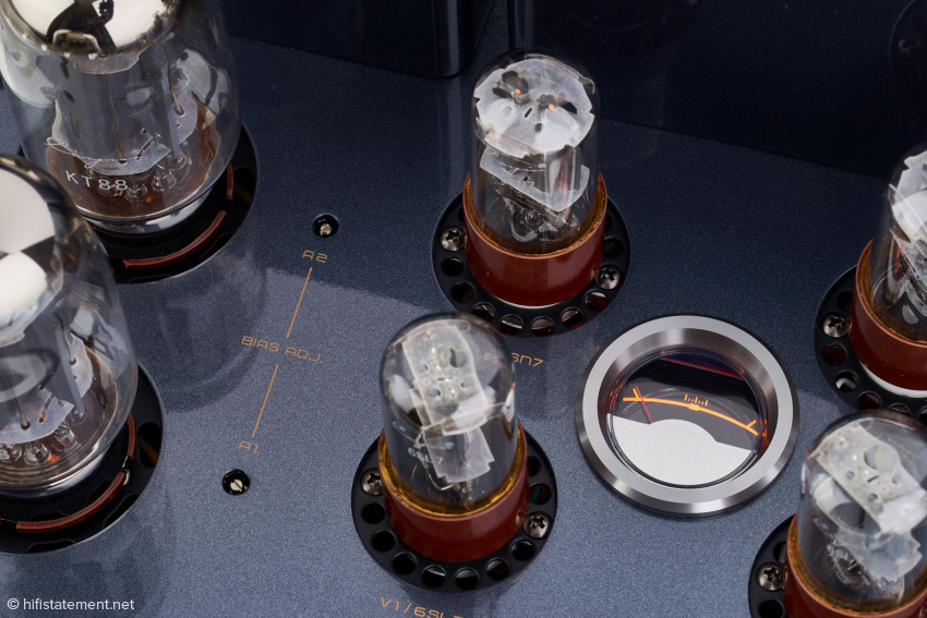 Cayin CS-88A rörförstärkare med KT88 & RIAA-steg för vinylspelare, svart